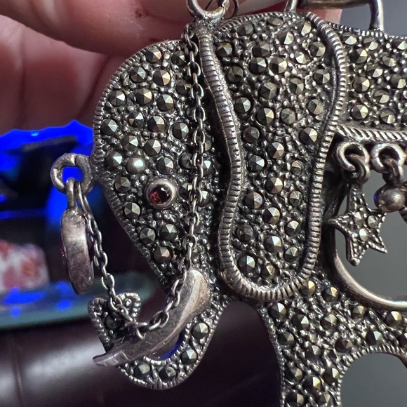 Sterling Silver Elephant Pendant/Brooch - Picture 4 of 9